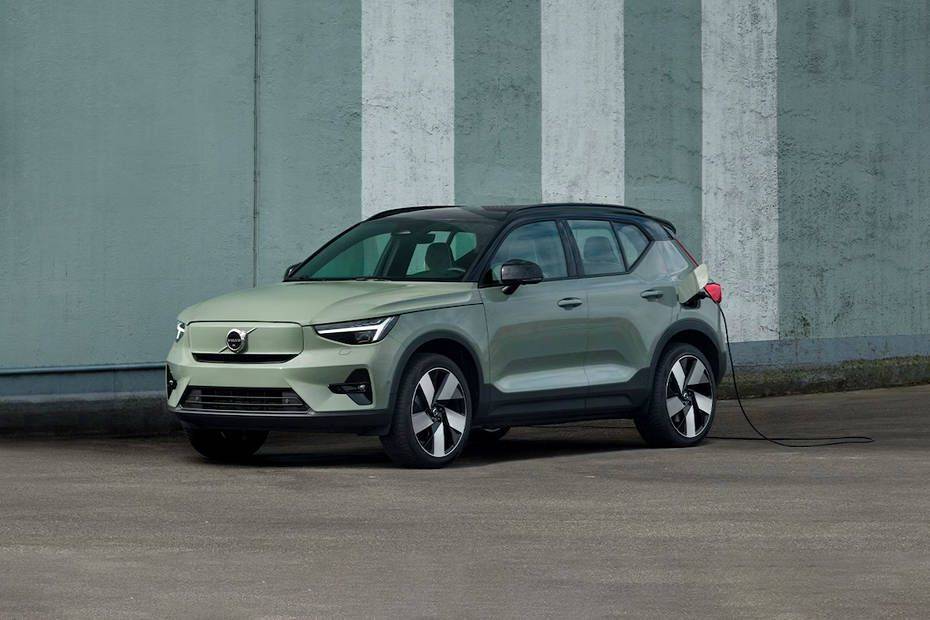 Front 1/4 left Image of XC40 Recharge