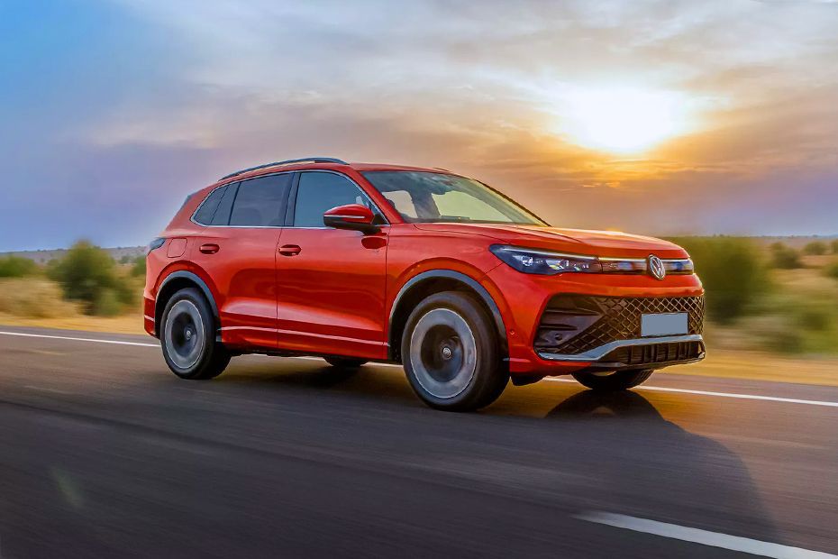 Front 1/4 left Image of Tiguan R-Line