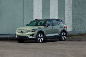 Front 1/4 left Image of XC60