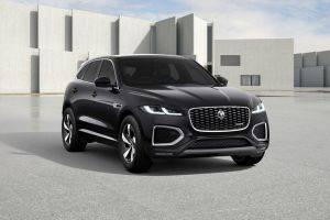 Front 1/4 left Image of F-Pace