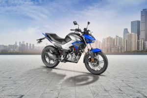 Front Right View of Xtreme 125R