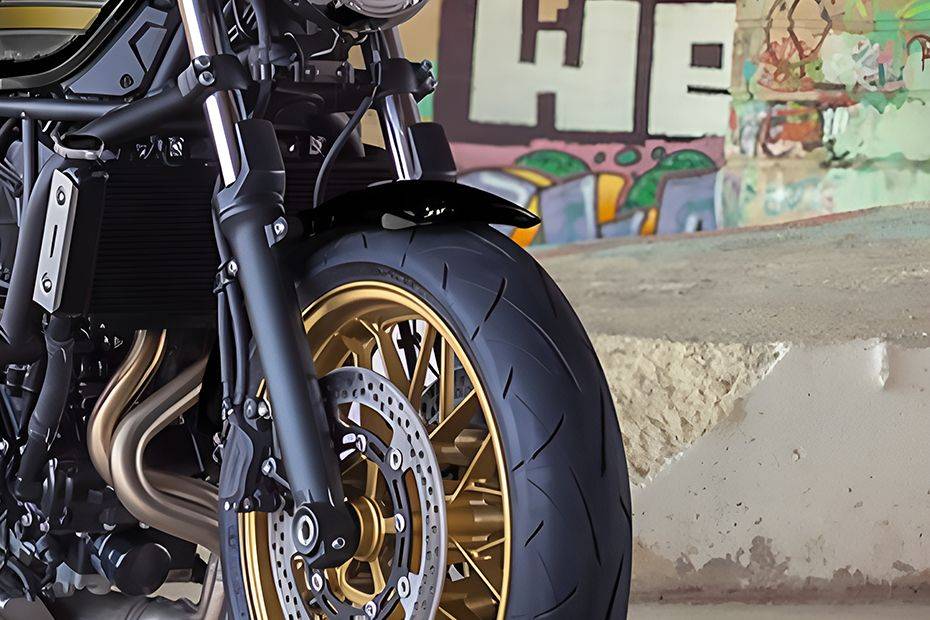 Front Suspension View of Z650RS