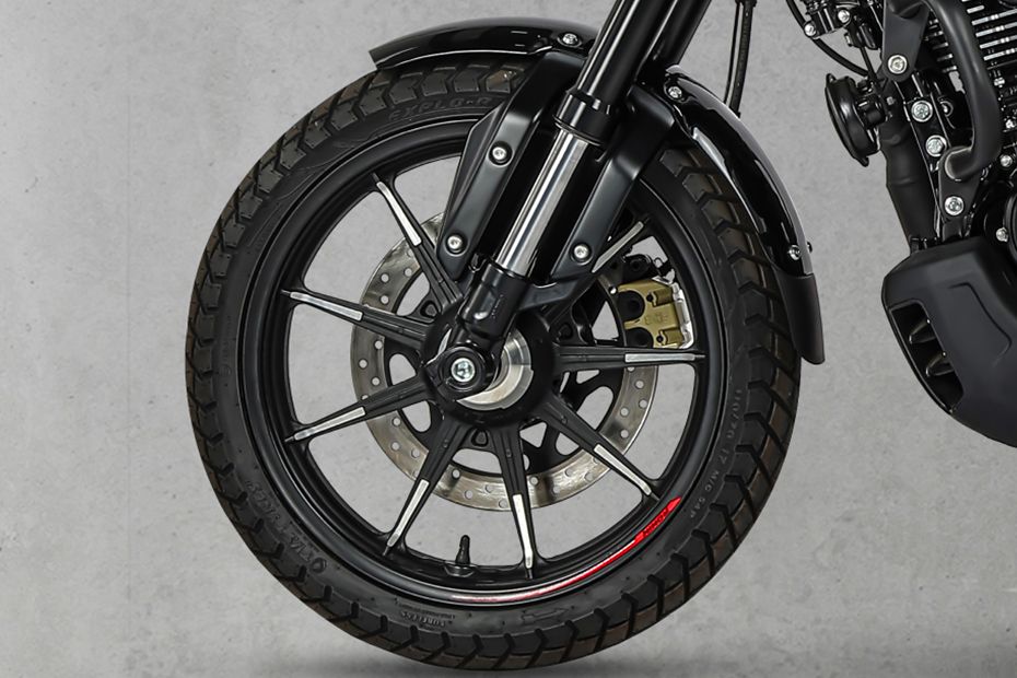 Front Tyre View of Ronin