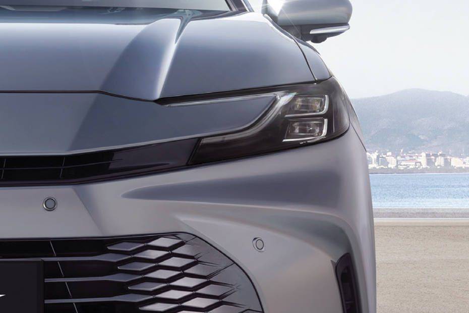 Headlamp Image of Camry