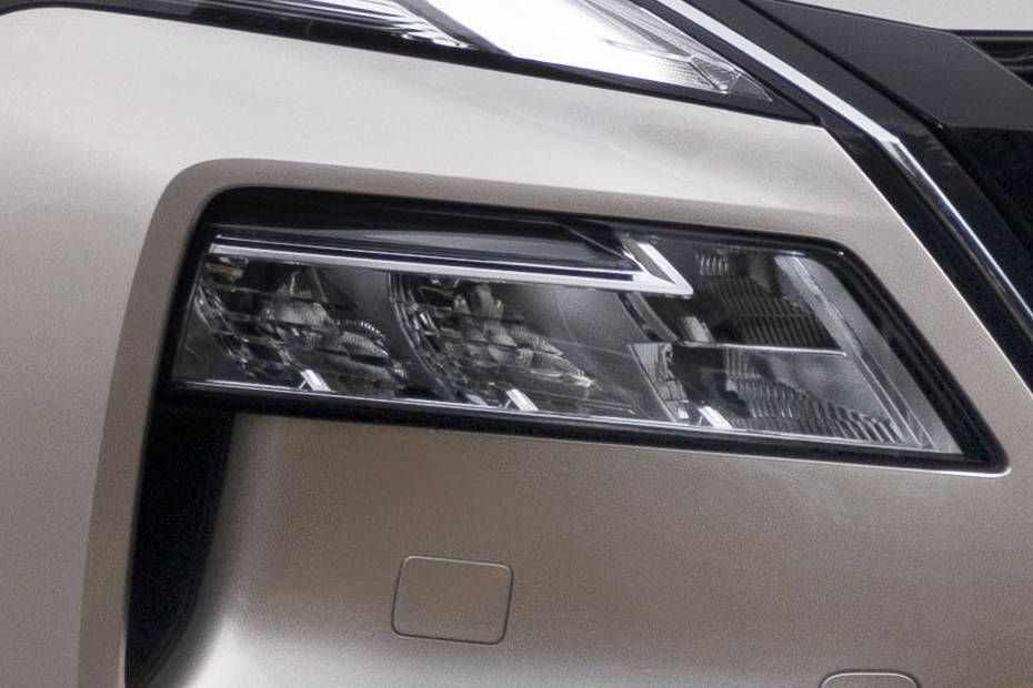 Headlamp Image of X-Trail