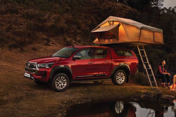 Toyota Hilux Black Edition - 4x4 SUV On Road Price, RTO, Insurance ...