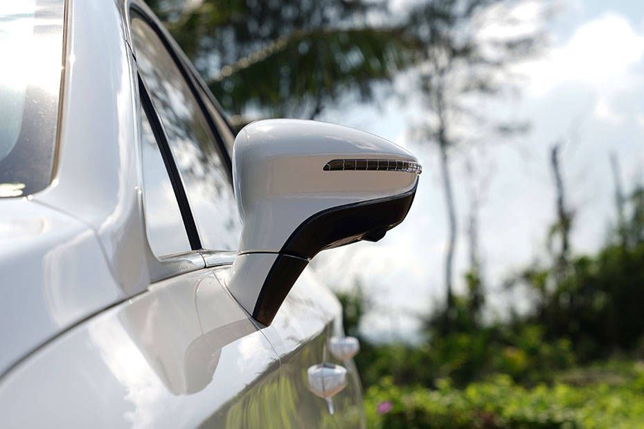 ORVM Image of eMAX 7