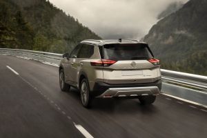 Rear 3/4 left Image of X-Trail