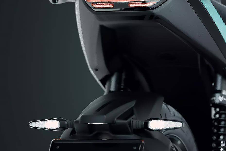 Rear Indicator View of Aera