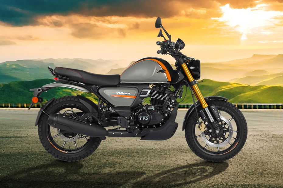 Right Side View of Ronin