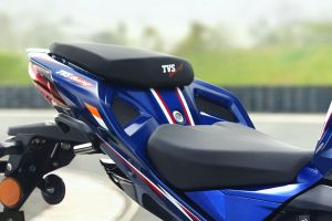 Seat of Apache RR 310