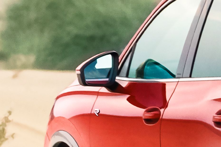 Side mirror rear angle Image of Tiguan R-Line