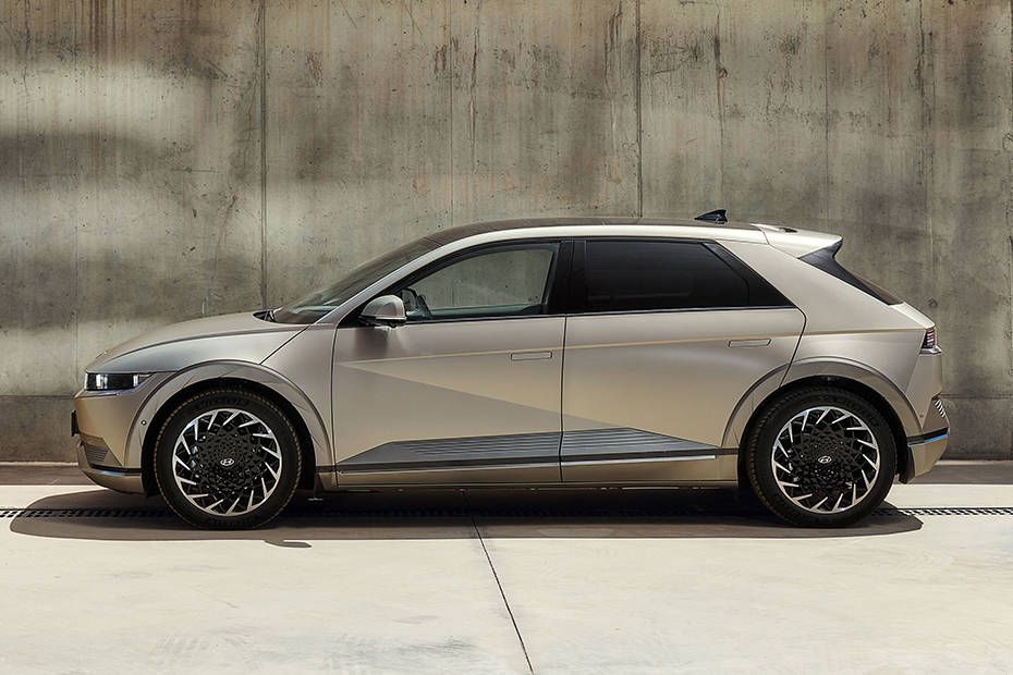 Side view Image of IONIQ 5