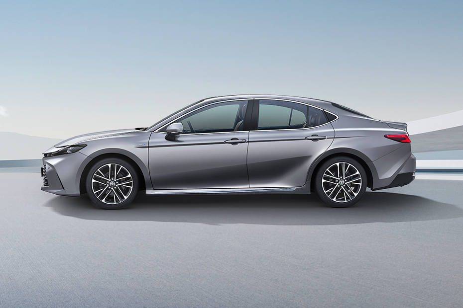 Side view Image of Camry