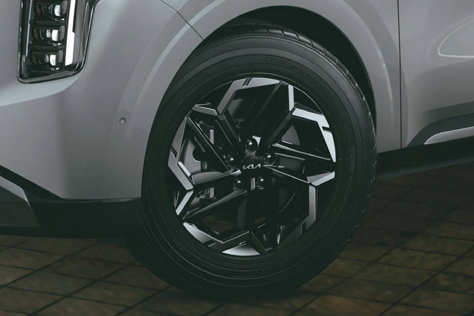 Wheel arch Image of Carnival