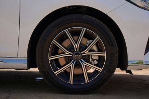 Wheel arch Image of eMAX 7
