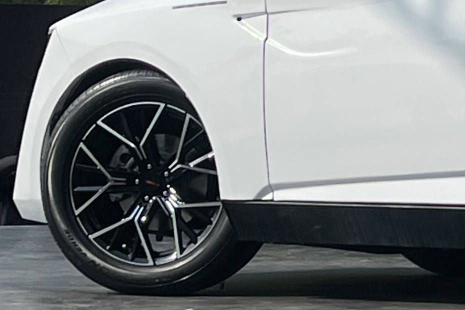 Wheel arch Image of DEFY