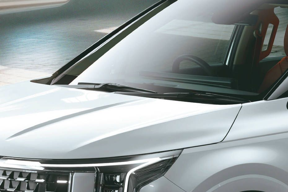 Wiper with full windshield Image of Carnival