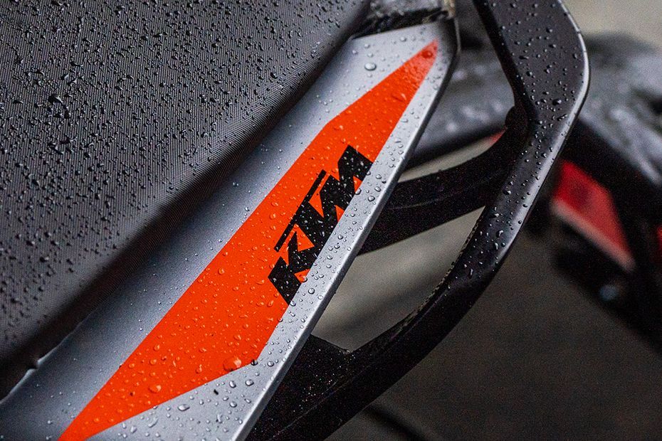 Brand Logo & Name of 160 Duke