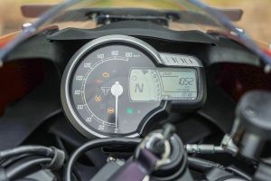 Console View of Thruxton 400