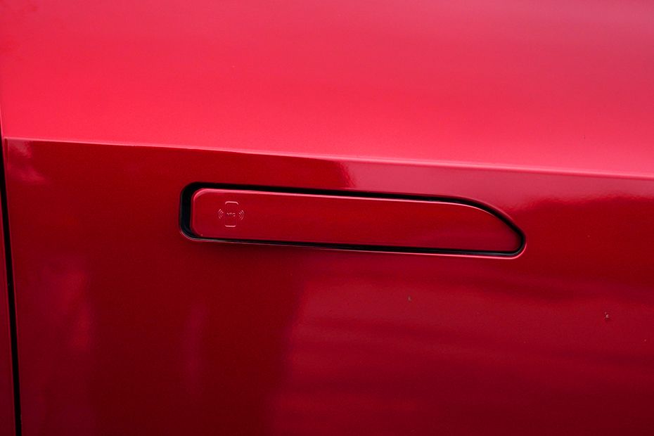 Door handles Image of XEV 9e