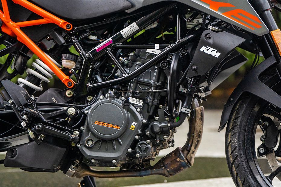 Engine of 160 Duke