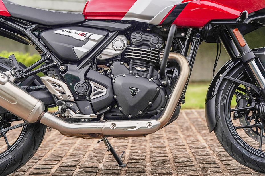 Engine of Thruxton 400