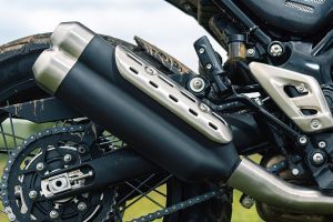 Exhaust View of Scrambler 400 XC