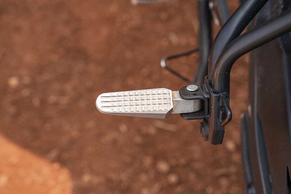 Foot Rest View of Xtreme 125R