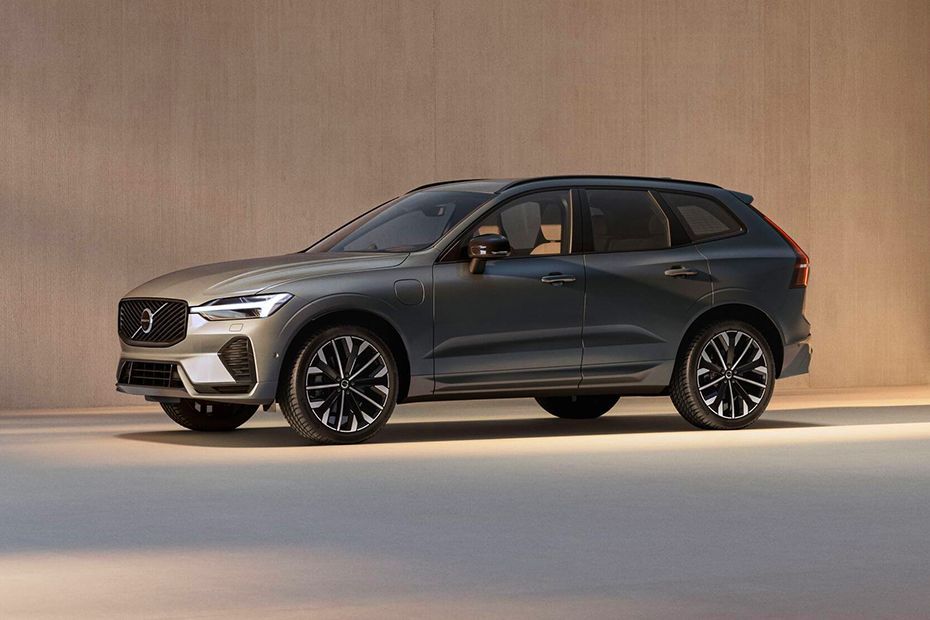 Rear back Image of XC60 2025