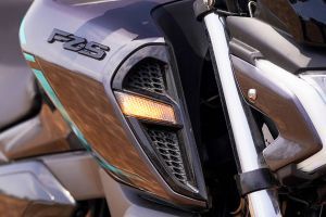 Front Indicator View of 2025 FZ-S Fi