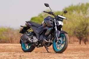 Front Right View of 2025 FZ-S Fi