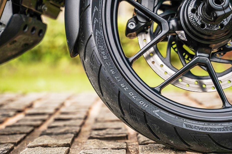 Front Tyre View of Thruxton 400