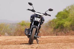 Front View of 2025 FZ-S Fi