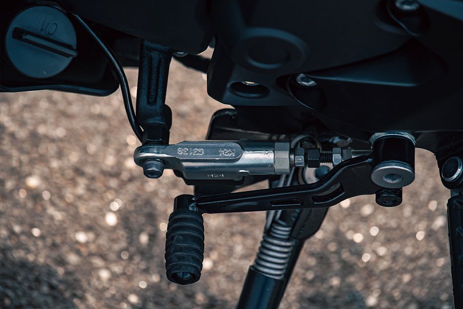 Gear Lever View of Apache RTR 310