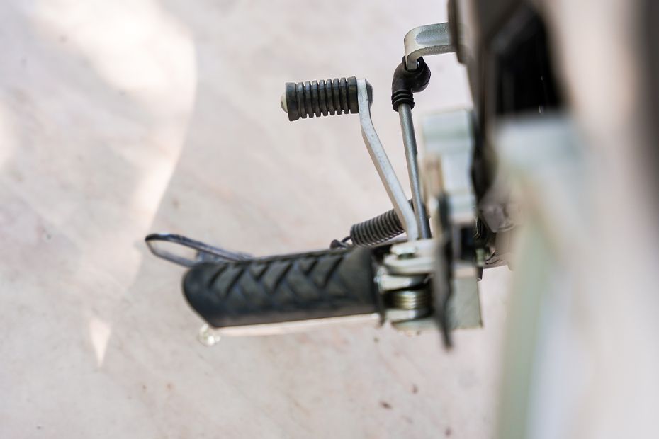 Gear Lever View of Xtreme 250R