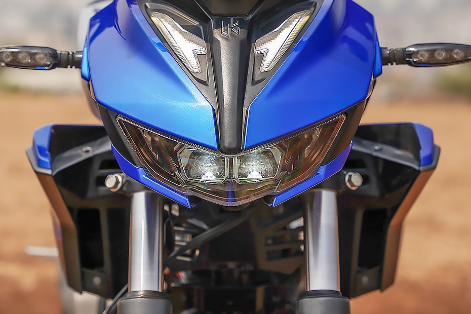 Head Light of Xtreme 125R