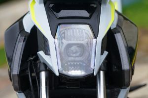 Head Light of Aera