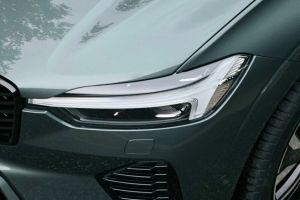 Front Image of XC60 2025