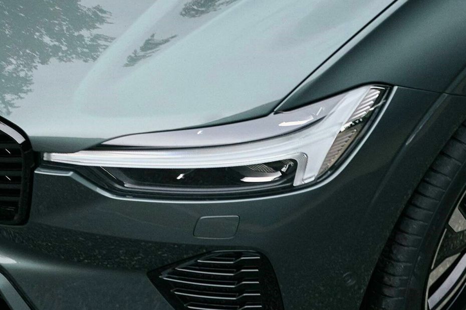 Front Image of XC60 2025