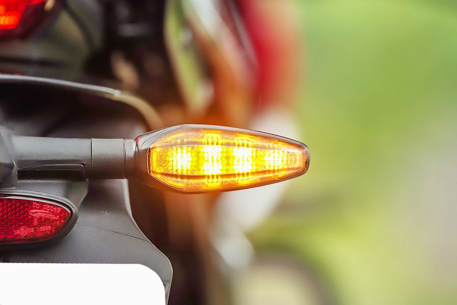 Rear Indicator View of Thruxton 400