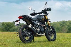 Rear Right View of Scrambler 400 XC