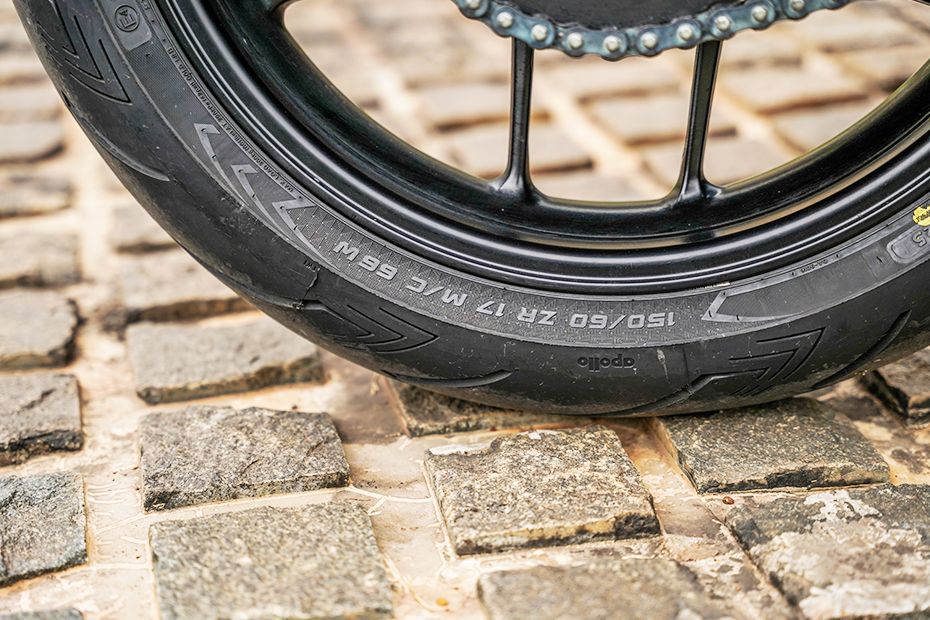 Rear Tyre View of Thruxton 400