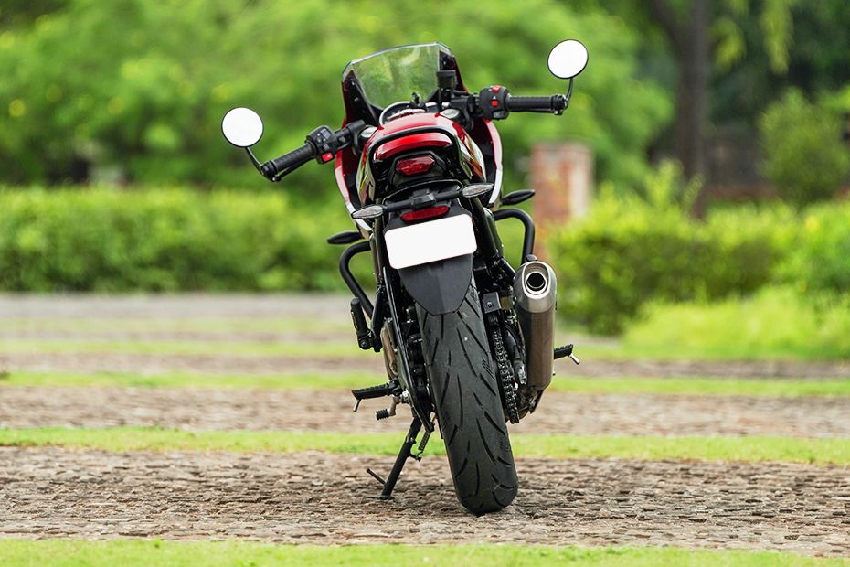 Rear View of Thruxton 400