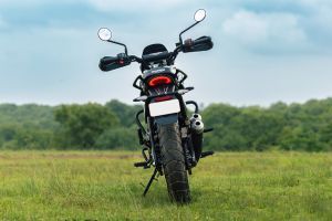 Rear View of Scrambler 400 XC