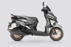 Right Side View of RayZR 125 Fi Hybrid