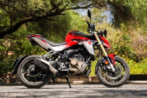 Right Side View of Xtreme 250R