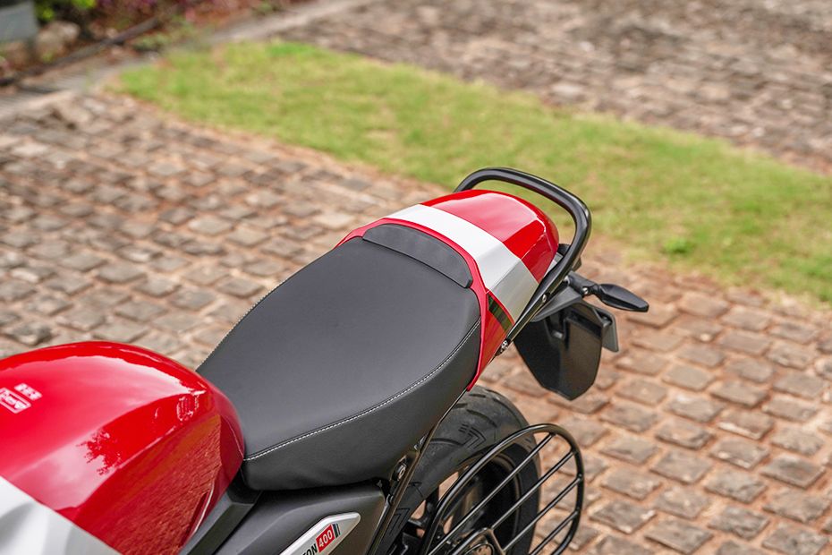 Seat of Thruxton 400