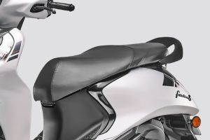 Seat of Fascino 125 Fi Hybrid