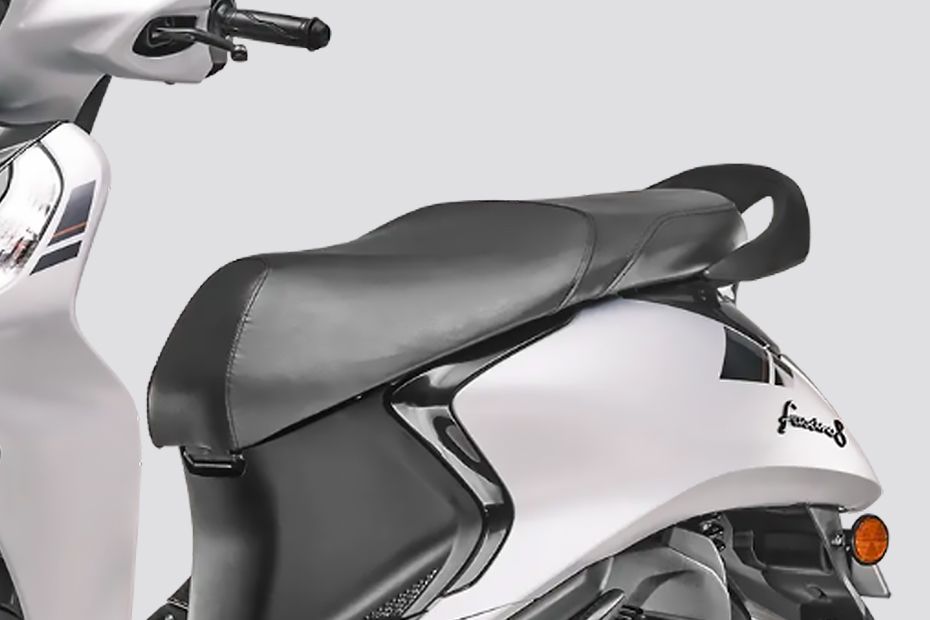 Seat of Fascino 125 Fi Hybrid